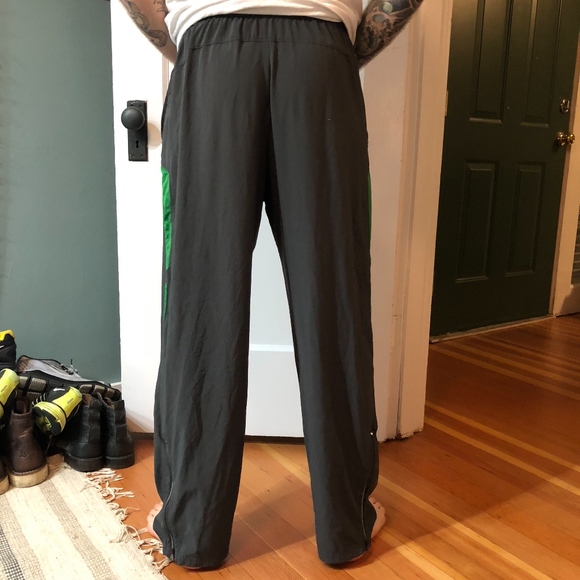 Nike Jogging Pants - Picture 3 of 4